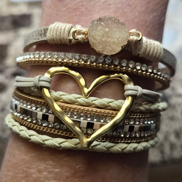 Women's Boho Gold & Beige Multi-Layer Heart Charm Bracelet, One Size - Picture 2 of 11